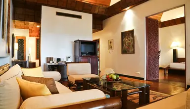 Mom Tri's Villa Royale