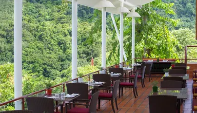 Mom Tri's Villa Royale