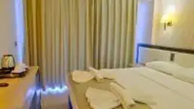 Moni Hotel