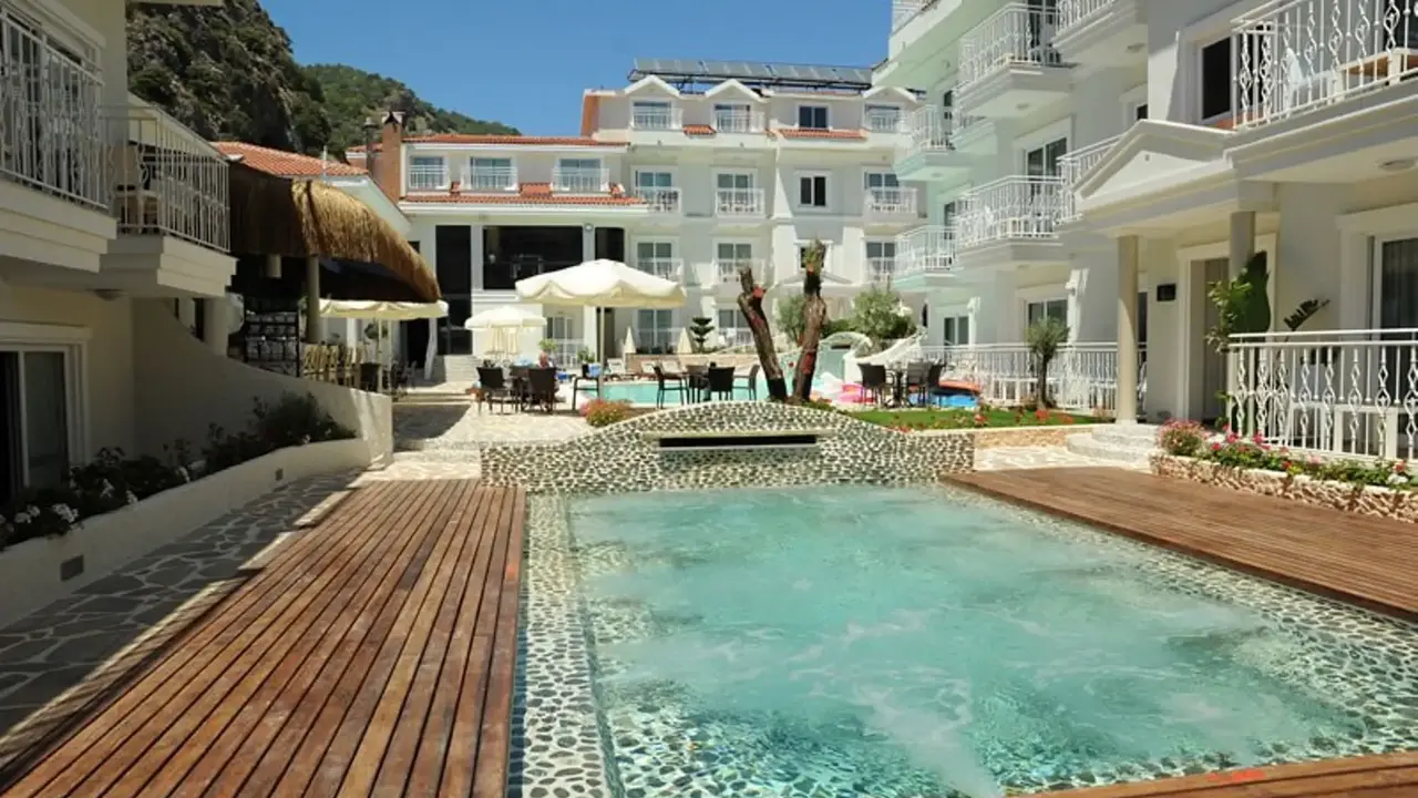 Montebello Deluxe