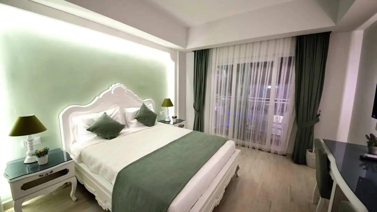 Montebello Deluxe