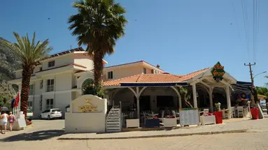 Montebello Deluxe
