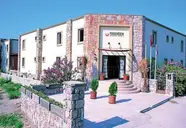 Moonshine Hotel & Suites
