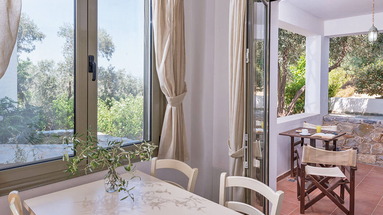 Moutzanakis Residence (Achlada)