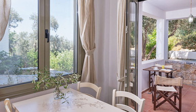 Moutzanakis Residence (Achlada)