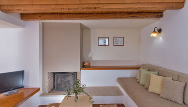 Moutzanakis Residence (Achlada)