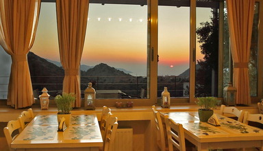 Moutzanakis Residence (Achlada)