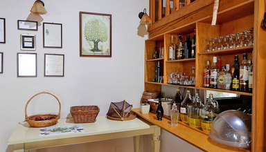 Moutzanakis Residence (Achlada)