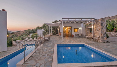 Moutzanakis Residence (Achlada)