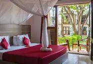 Myblue (Nungwi Beach)