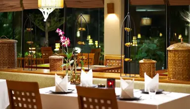 Naithonburi Beach Resort