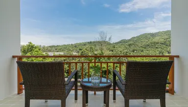 Naithonburi Beach Resort