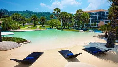 Naithonburi Beach Resort