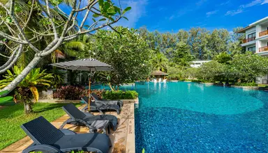 Naithonburi Beach Resort