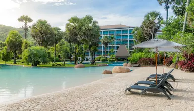 Naithonburi Beach Resort