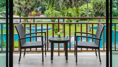 Naithonburi Beach Resort