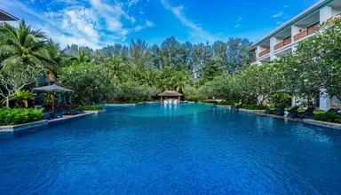 Naithonburi Beach Resort