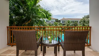 Naithonburi Beach Resort