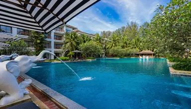 Naithonburi Beach Resort
