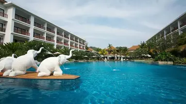Naithonburi Beach Resort