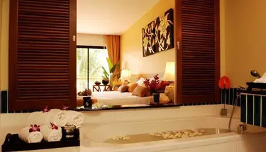 Naithonburi Beach Resort