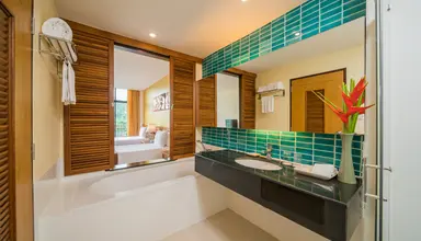 Naithonburi Beach Resort