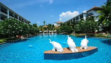 Naithonburi Beach Resort