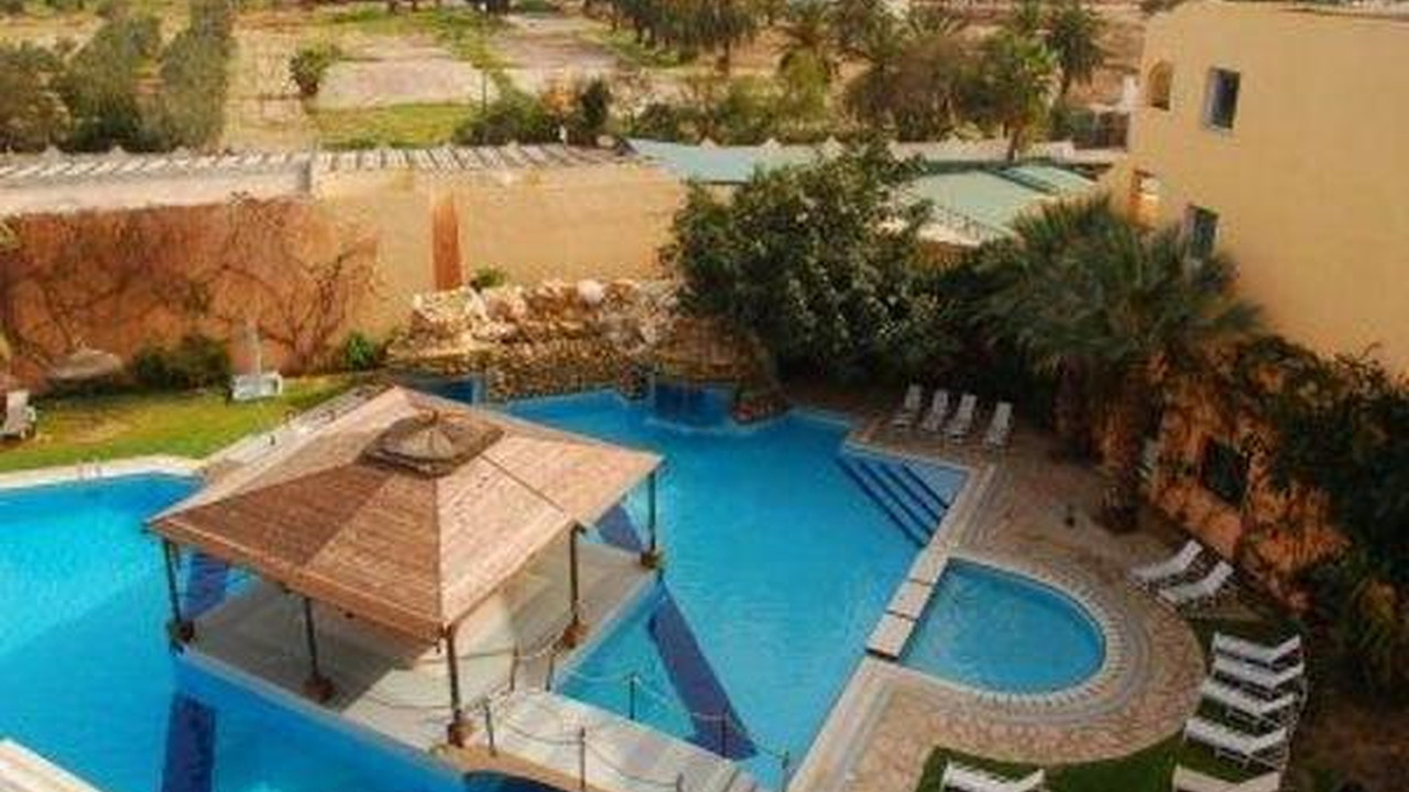 Narcisse Resort