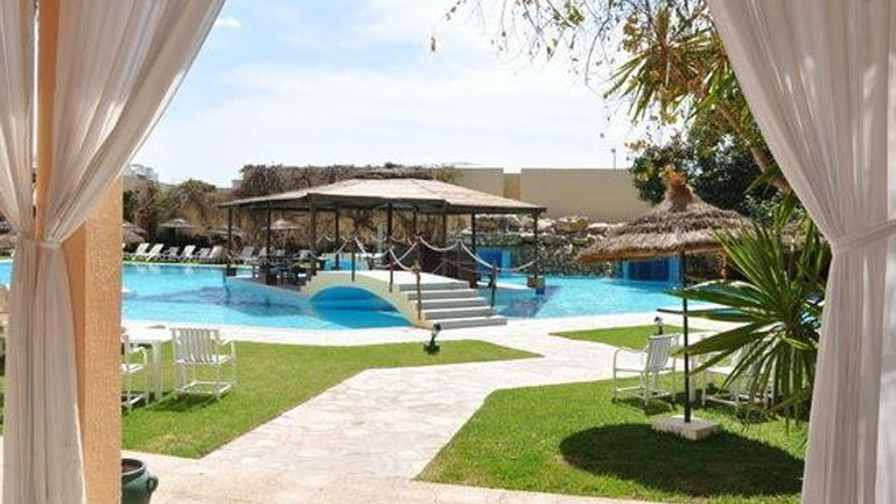 Narcisse Resort