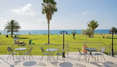 Natura Beach Hotel & Villas