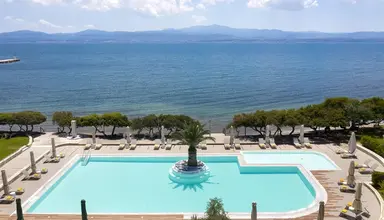 Negroponte Resort