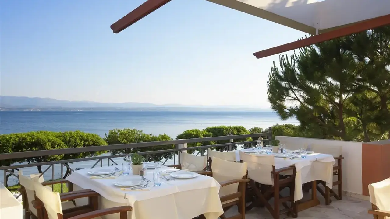 Negroponte Resort