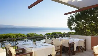 Negroponte Resort