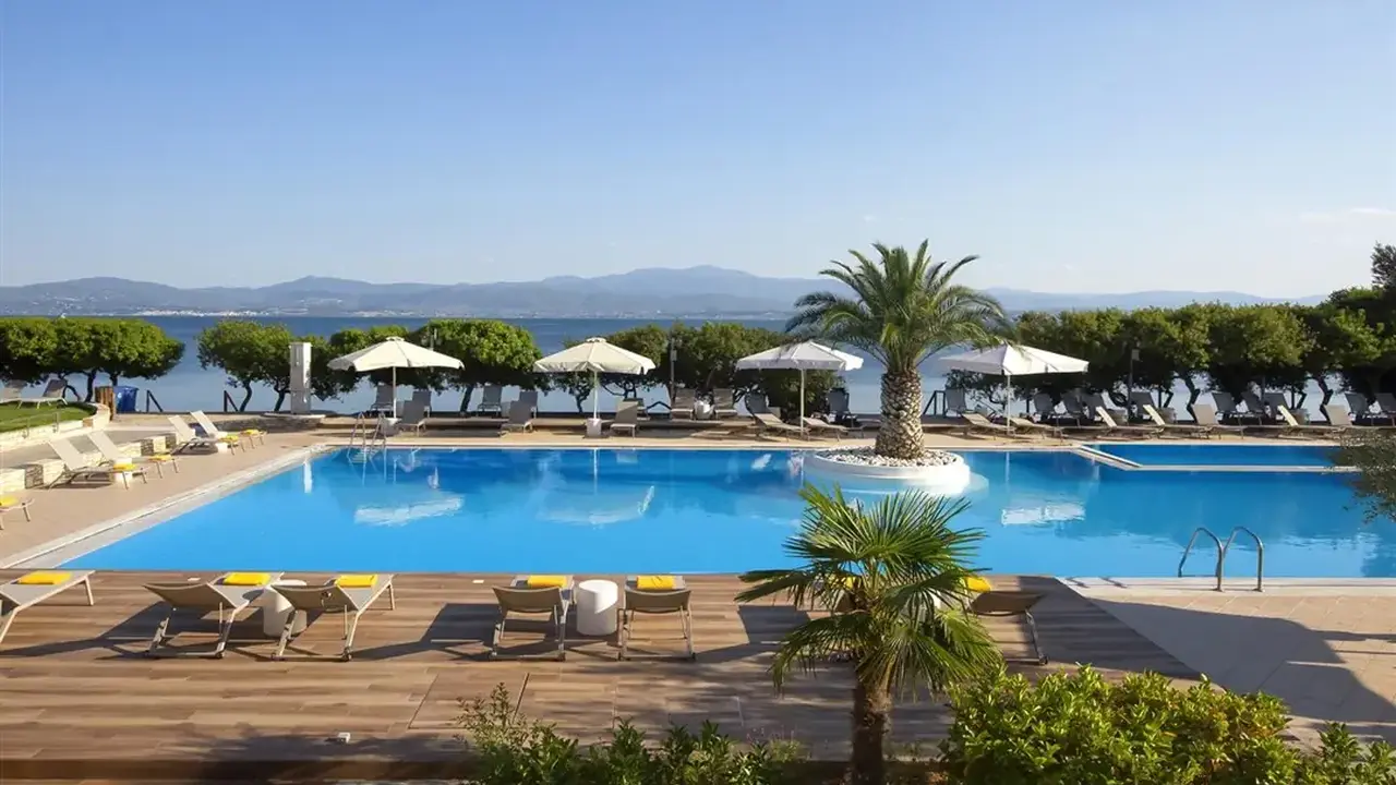 Negroponte Resort