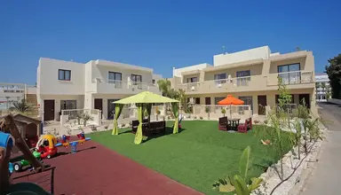 Nelia Gardens