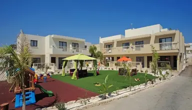 Nelia Gardens