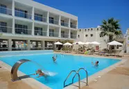 Nelia Gardens