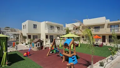 Nelia Gardens