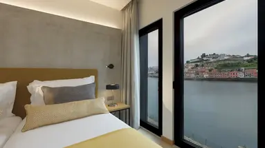 Neya Porto