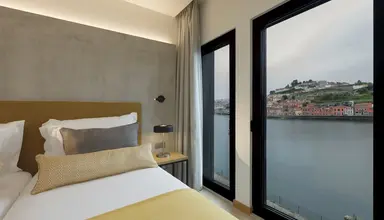 Neya Porto