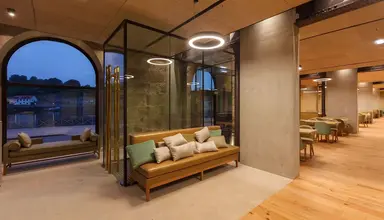 Neya Porto