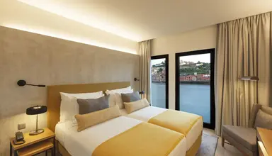 Neya Porto