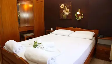 Nikos Apartments