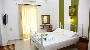 Nikos Apartments