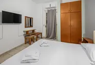 Nikos Apartments