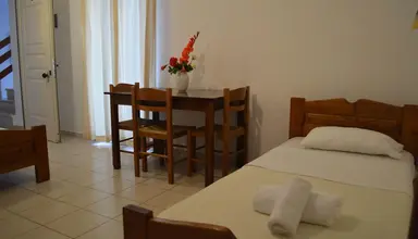 Nikos Apartments