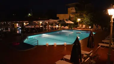 Nikos Apartments