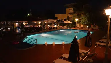 Nikos Apartments