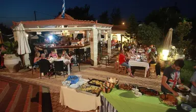 Nikos Apartments