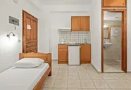 Nikos Apartments